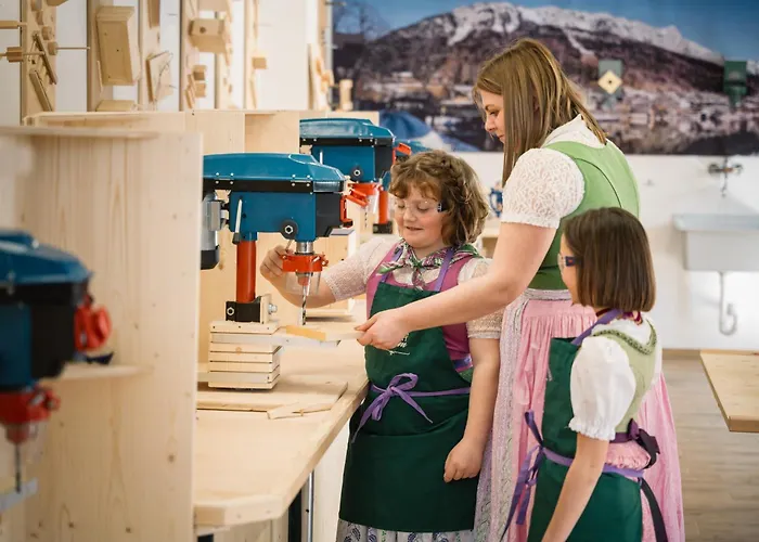 Narzissendorf Zloam - Ferien & Abenteuer Am Apartahotel Grundlsee