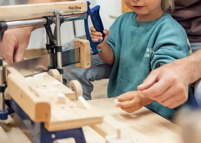 Narzissendorf Zloam - Ferien & Abenteuer Am Aparthotel Grundlsee